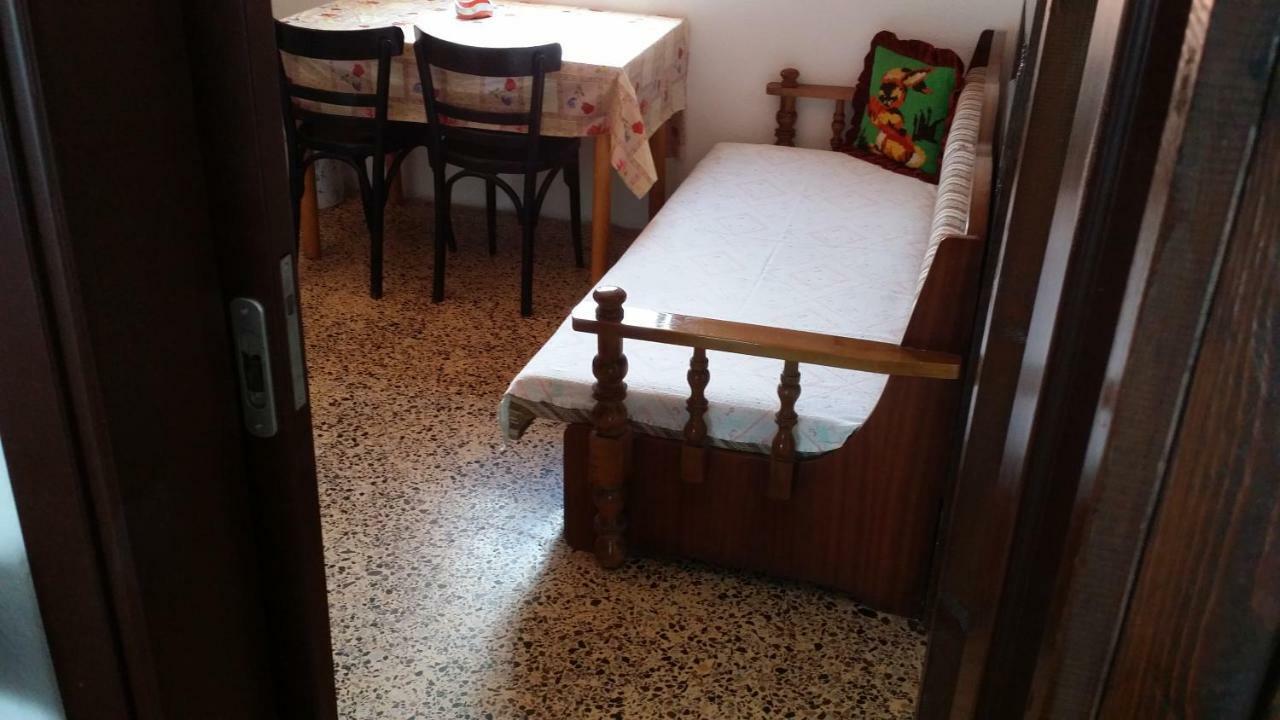 Grigorios Apartments Vrasná المظهر الخارجي الصورة